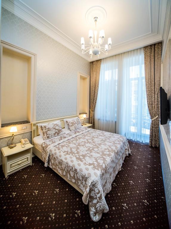 Vintage Hotel Odesa Exterior foto